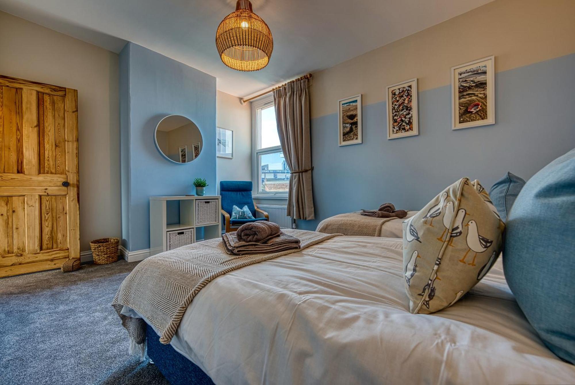 2 Bedrooms Modern, Stunning & Stylish Contractor House, Prime Portsmouth Location With Free Parking Permit, Summer Special Offer!! - By Blue Puffin Stays מראה חיצוני תמונה