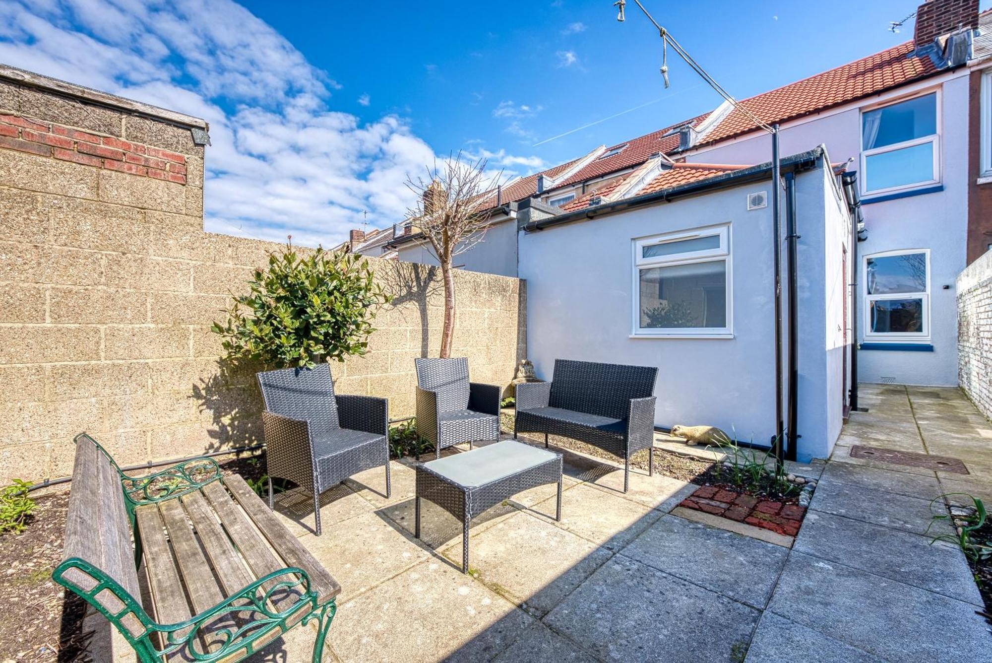 2 Bedrooms Modern, Stunning & Stylish Contractor House, Prime Portsmouth Location With Free Parking Permit, Summer Special Offer!! - By Blue Puffin Stays מראה חיצוני תמונה