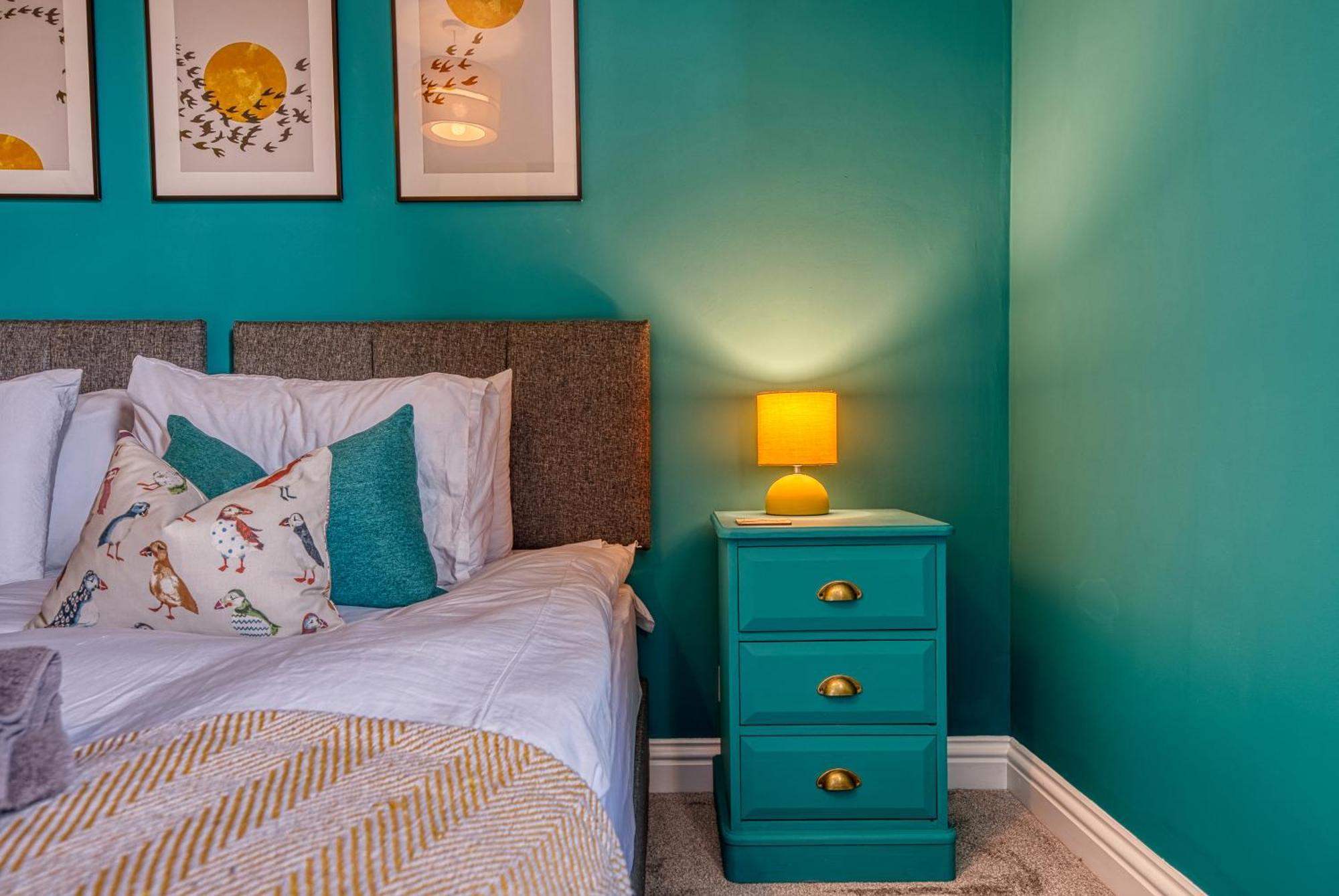 2 Bedrooms Modern, Stunning & Stylish Contractor House, Prime Portsmouth Location With Free Parking Permit, Summer Special Offer!! - By Blue Puffin Stays מראה חיצוני תמונה