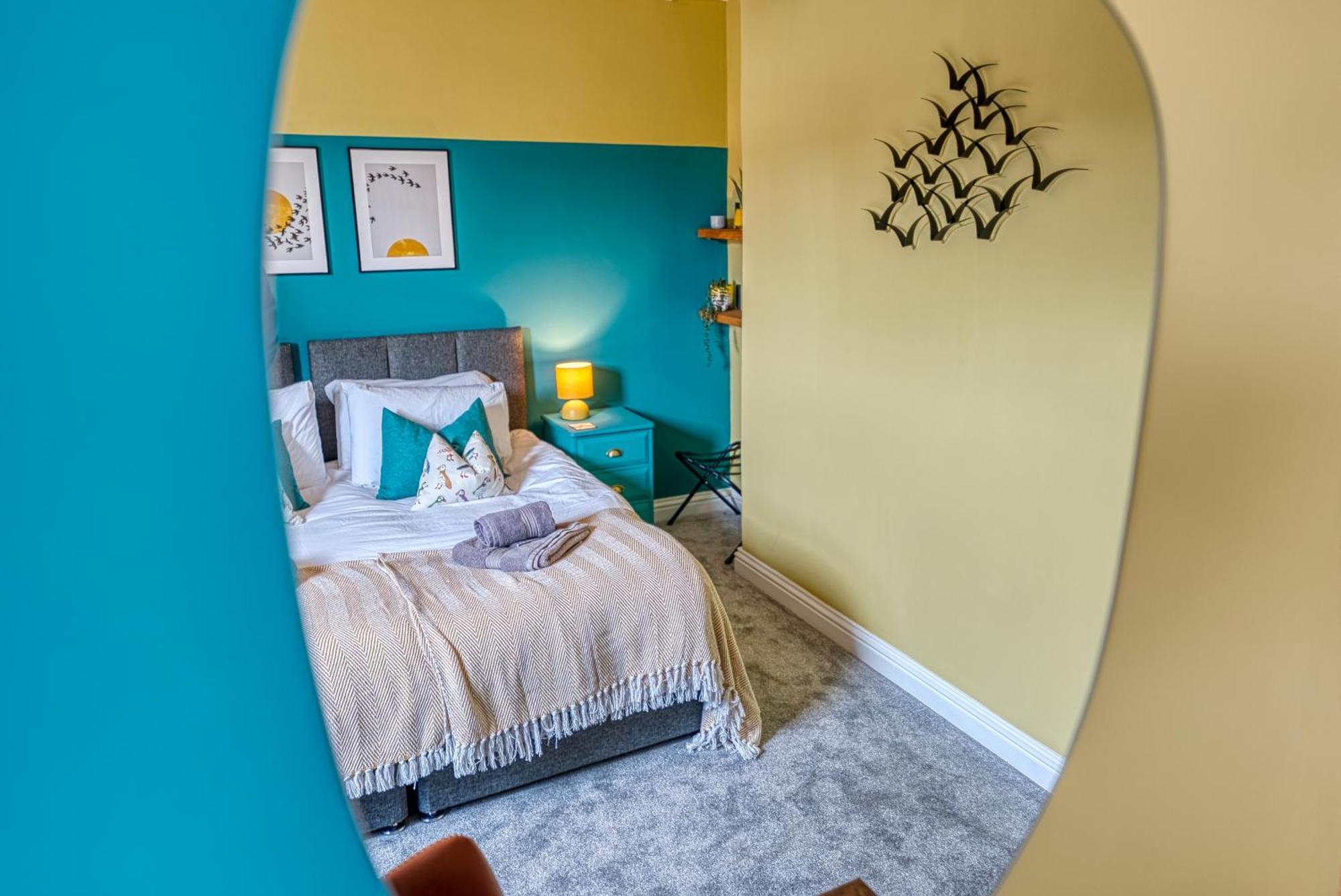 2 Bedrooms Modern, Stunning & Stylish Contractor House, Prime Portsmouth Location With Free Parking Permit, Summer Special Offer!! - By Blue Puffin Stays מראה חיצוני תמונה